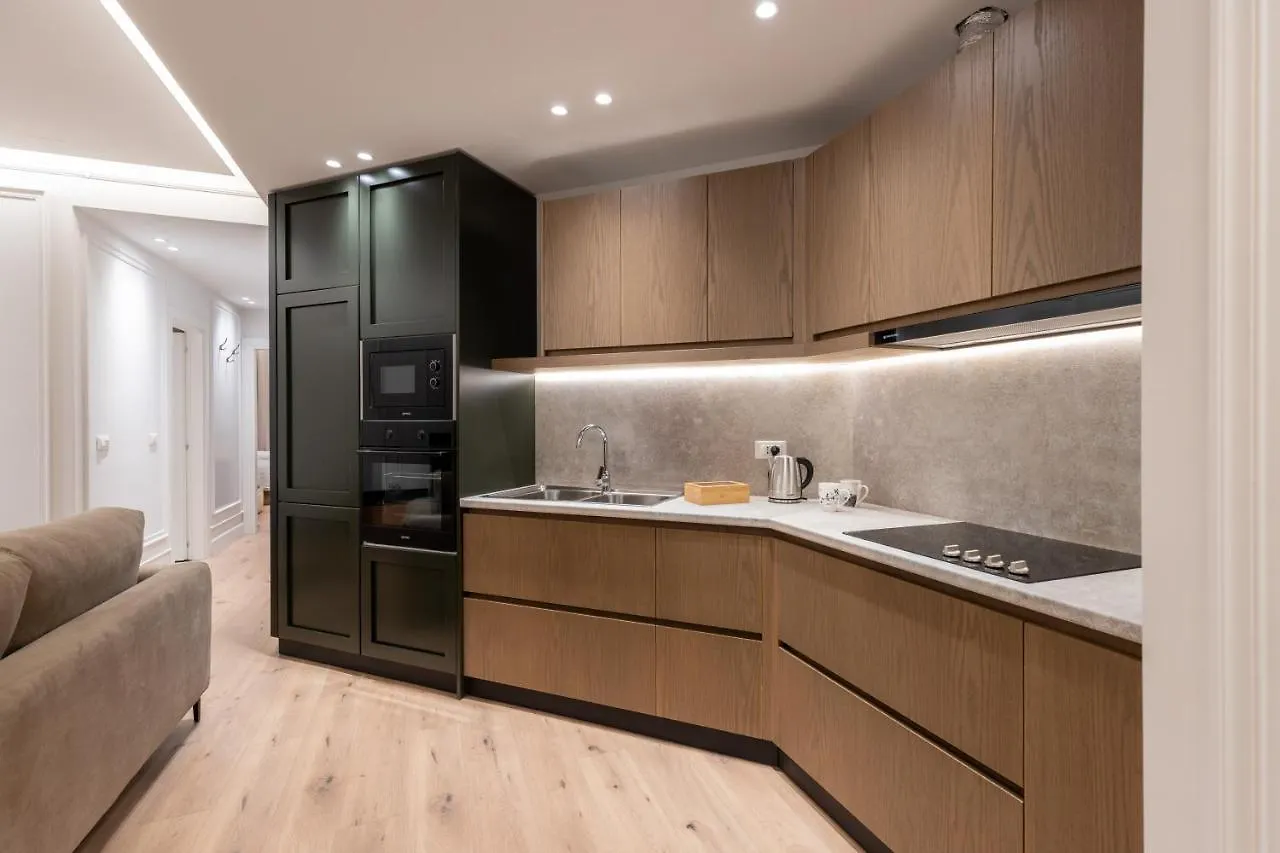 Apartment Night Inn Tirana
